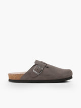 TEXTO ALTERNATIVO ( ALT) 
Zueco Genuins Riva  de piel serraje color gris con planta anatómica de caucho corcho y hebilla ajustable metálica para mujer vista lateral  
